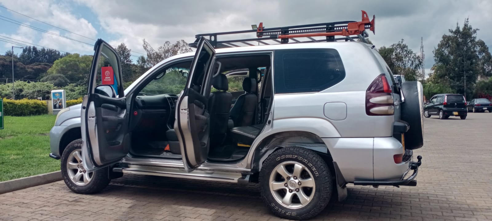 Car Rental in Uganda: What it Costs and Where to Get the Best Deal