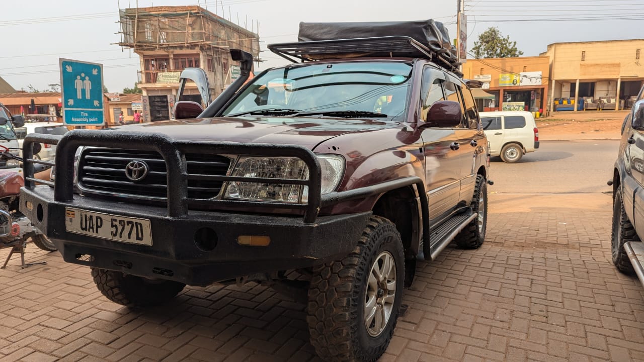 Top Reasons Why Tourists Should Rent a Car in Uganda