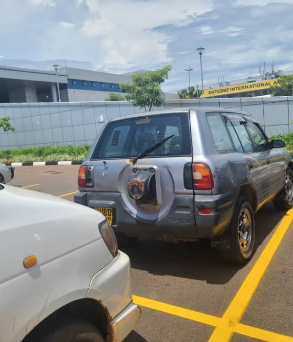 Why Toyota RAV4 is a Perfect 4x4 Budget Car for Rental on Uganda Safari