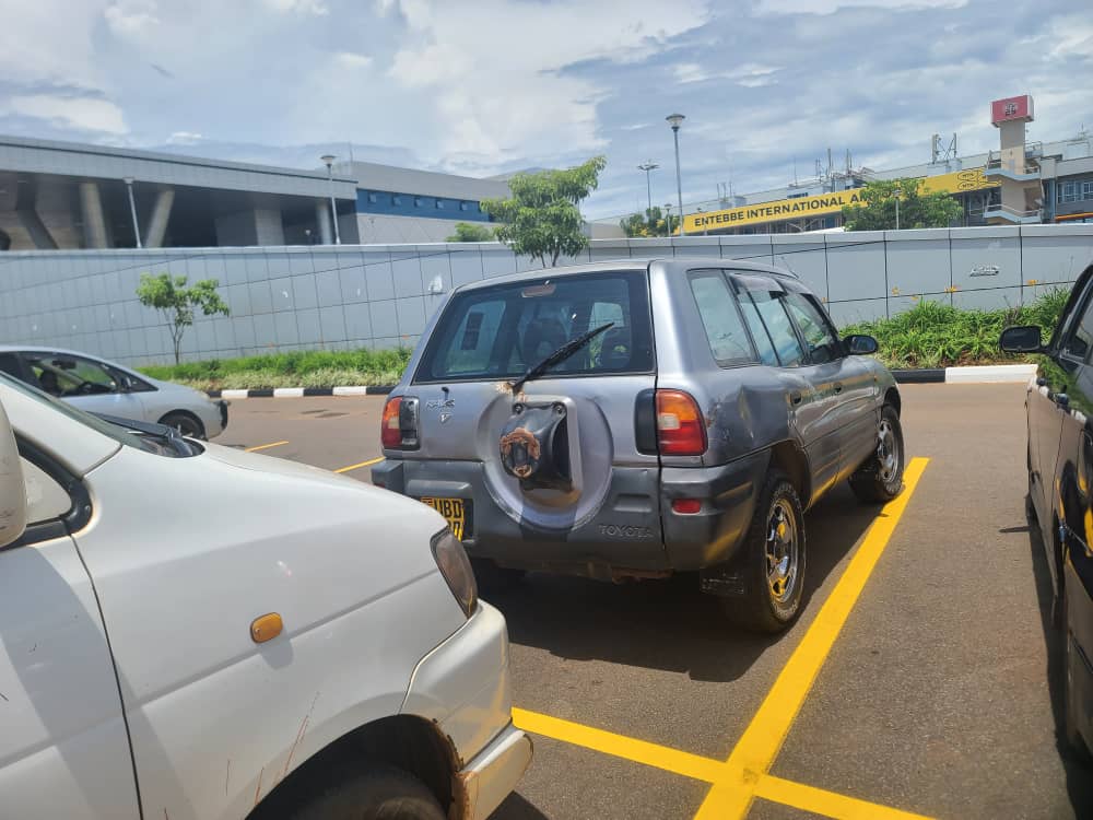 Why Toyota RAV4 is a Perfect 4x4 Budget Car for Rental on Uganda Safari